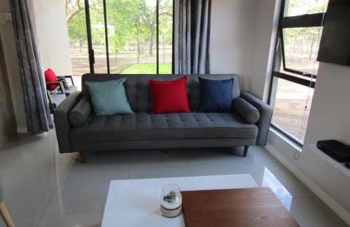 Ha-Lambani House | Family-Friendly Pafuri Gate Guesthouse - Rated 9/10!