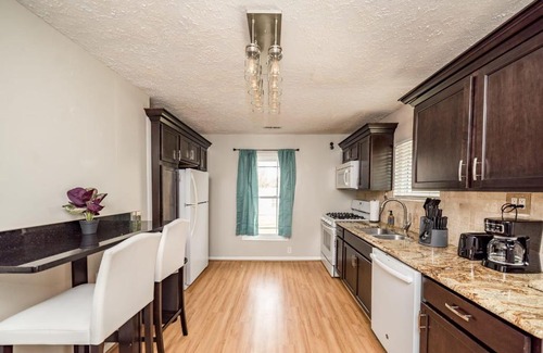 Lynchburg House | Convenient Page's Farmhouse - Steps from Downtown Fun