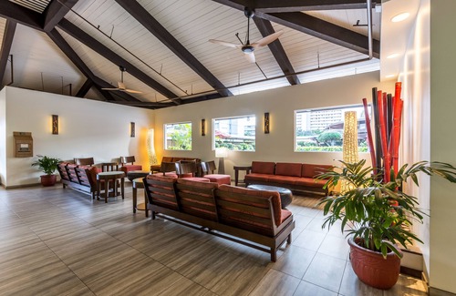 Ala Moana Hotel | Discover Pagoda Hotel: Family-Friendly with Pool & Dining