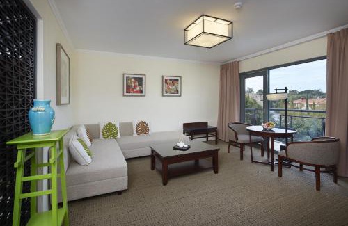 Como Apartment | Elegant Pagoda Resort & Spa: Pool, Hot Tub, and More