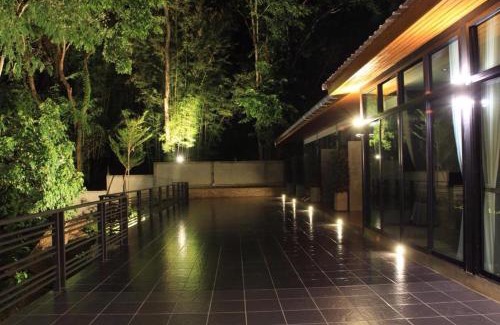 K. Phu Pieng Hotel | Pet-Friendly Pagoda Sight Residence with Oceanfront Views
