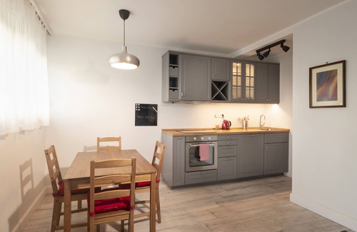 Rijeka Condo | Cozy PAHA-PAHA Condo with Fast Wi-Fi Near Campus