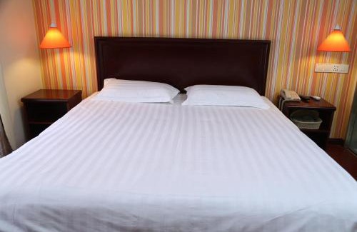 Weiyang Hotel | Welcoming Pai Hotel Near Xian Sanqiao Subway Station