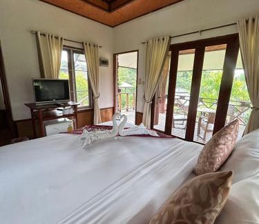 Mae Hi Cabin | Discover Pai Love & Baan Chonphao Resort with Ocean Views