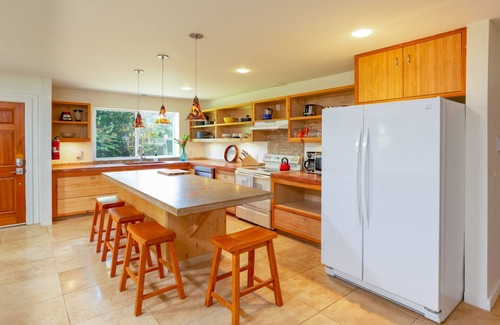 Paia House | Explore Paia Family Cottage - Steps from Vibrant Town Life