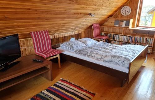 Kriilevalja House | Inviting Paide Homestay: Oceanfront Retreat with Hot Tub