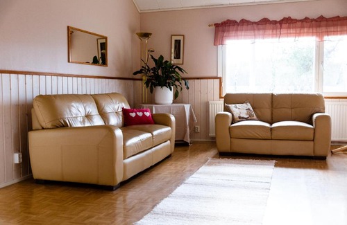 Ypaja House | Cozy Stay at Paijan Maatilamajoitus with Pool & Hot Tub