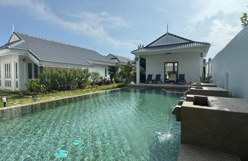 Bo Fai House | Experience Pailin Pool Villa with Oceanfront Bliss