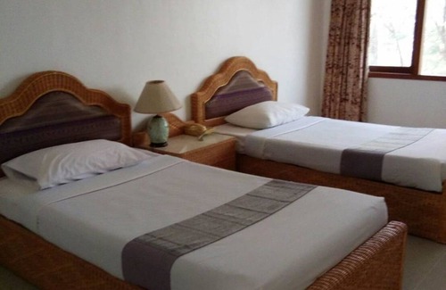 Sukhothai Hotel | Relaxing Stay at Pailyn Sukhothai with Pool & Restaurant