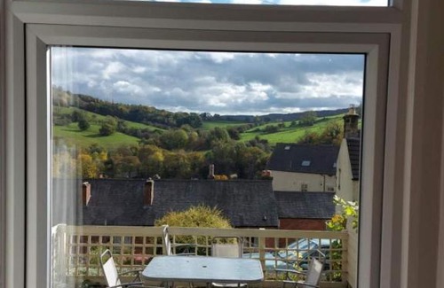 Matlock Bath House | Inviting Painter's Cottage: Pet-Friendly Retreat with Spa