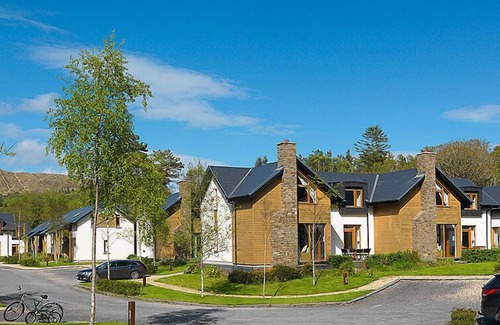 Sneem House | Discover Pairc na Saileac: Oceanfront Escape with Pool