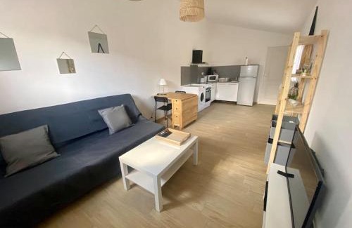 Entraigues-sur-la-Sorgue Apartment | Serene Maisonette in Entraigues sur la Sorgue, Rated 9.6