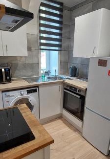 Paisley Apartment | Premier Paisley Pattern Flat in West End, Glasgow