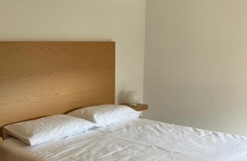 Alvarenga House | Discover Paiva Valley: Family-Friendly Retreat with Kitchen