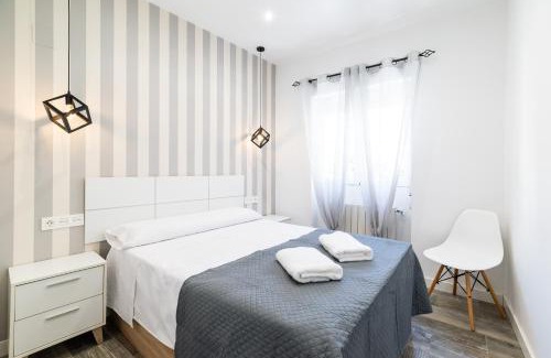Chana Apartment | Family-Friendly Pajaritos Suites Near Center and Train Station