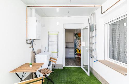 Chana Apartment | Family-Friendly Pajaritos Suites Near Center and Train Station