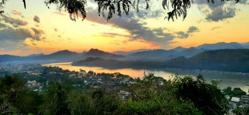 Luang Prabang House | Explore Pakhongthong Villa: Family-Friendly Getaway