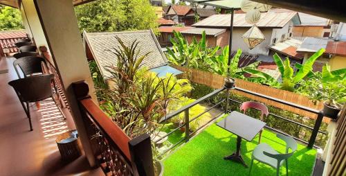 Luang Prabang House | Explore Pakhongthong Villa: Family-Friendly Getaway