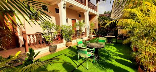 Luang Prabang House | Explore Pakhongthong Villa: Family-Friendly Getaway