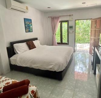 Mai Fat House | Beautiful Pakmeng Beach Resort with Private Beach Access