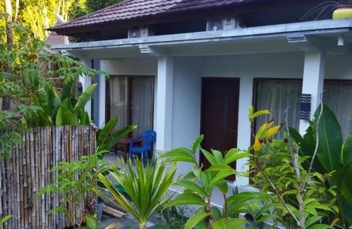 Kuta House | Pet-Friendly Pakok Homestay: Your Cozy Budget Retreat