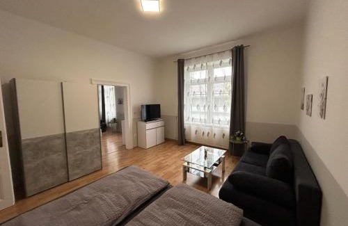 Hutteldorf Apartment | Family-Friendly Paky Appartements with Relaxing Hot Tub