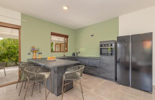 Marie Pampoen Apartment | Pal'i Koko, modern appartement 5 min vanaf Mambo