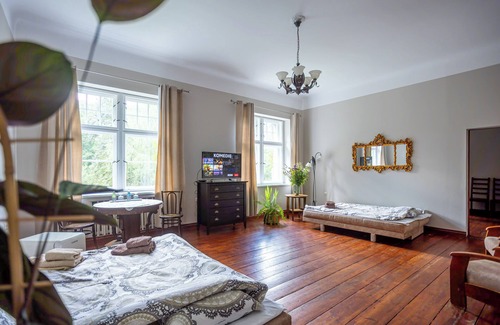 Miroslawiec Bed & Breakfast | Experience Palac Mysliwski - Orle: Oceanfront Bliss Awaits