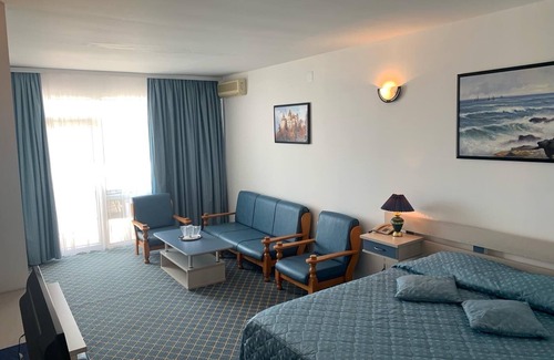 Venus Resort | Discover Palace Beach Resort: A 4-Star Oceanfront Escape