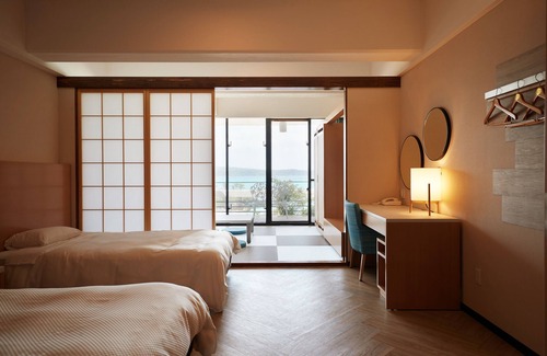 Maeganeku Resort | Ocean View Retreat at Palace in Moon Beach - 8.4/10 Rating