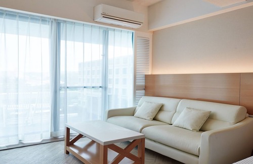 Maeganeku Resort | Ocean View Retreat at Palace in Moon Beach - 8.4/10 Rating