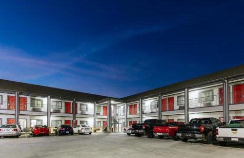 Baytown Hotel | Family-Friendly Stays at Palace Inn and Suites Baytown