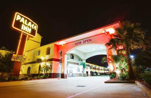 Baytown Hotel | Convenient Stay at Palace Inn - Baytown I-10 with Breakfast