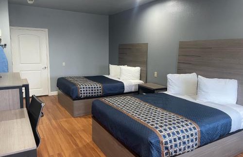 Baytown Hotel | Convenient Stay at Palace Inn - Baytown I-10 with Breakfast