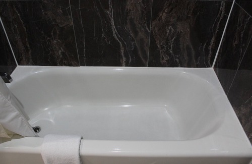 North Shore Hotel | Comfortable Stay at Palace Inn I10East & John Ralston