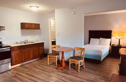 Newport News Hotel | Comfortable Stay at Palace Inn & Suites in Newport News