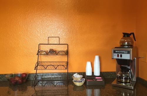 Lawndale/ Wayside Hotel | Cozy Stay at Palace Inn Wayside with Breakfast & Kitchen