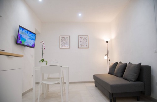 Mergellina Apartment | Family-Friendly Retreat at Palace of the Gulf, Ischia
