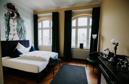 Rheindahlen-Land Hotel | Discover Palace St. George: Family-Friendly & Accessible Stay