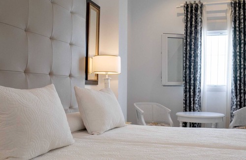 El Rocio Hotel | Unforgettable Stay at Palacete Real: Spa & Breakfast Included