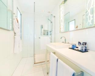 Marques de Fontsanta Hotel | Elegant Palacio Avenida: 4-Star Hotel with Family-Friendly Amenities