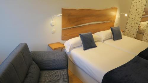 Ezcaray Hotel | Palacio Azcárate Hotel: Oceanfront Comfort and Pet-Friendly Stays