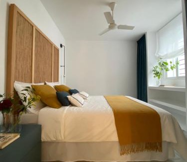 Jerez de la Frontera Old Town Apartment | Palacio Caballeros: Family-Friendly Stay with Free Wifi