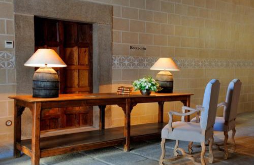 Plasencia Hotel | Elegant Palacio Carvajal Girón: Rated 8.8 with Pool & Hot Tub