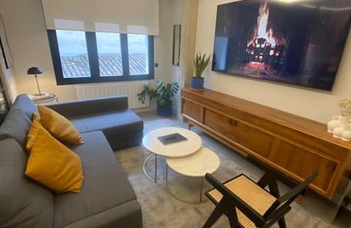 Soria Apartment | Elegant Palacio de Don Diego: Family-Friendly & Central