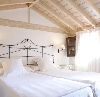 Central District Hotel | Discover Palacio De Los Navas: Family-Friendly Retreat