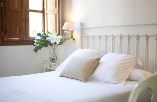 Central District Hotel | Discover Palacio De Los Navas: Family-Friendly Retreat