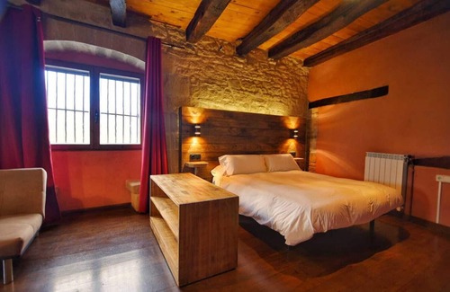 Orisoain House | Discover Palacio de Orisoain: 4-Star Oasis with Spa & Dining