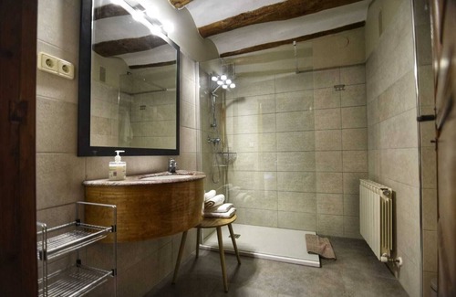 Orisoain House | Discover Palacio de Orisoain: 4-Star Oasis with Spa & Dining