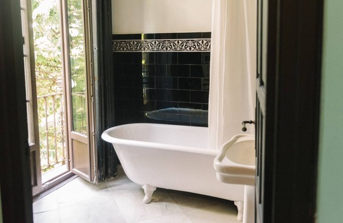 Jerez de la Frontera Old Town House | Experience Elegance at Palacio del Virrey Laserna